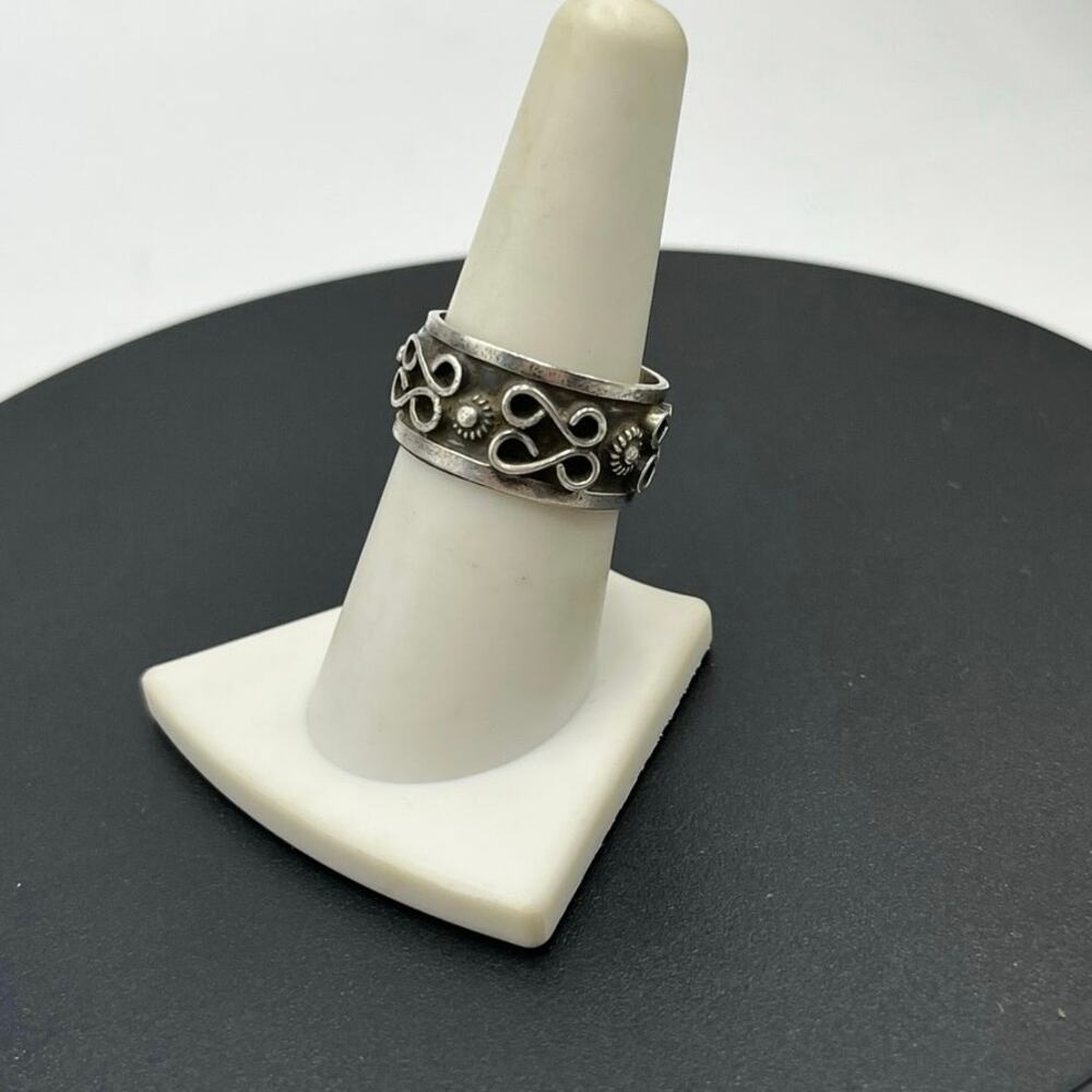 Mexico 925 Sterling‎ Silver Scroll Dot
Oxidized Darkened Cigar Band Ring Sz 8.25